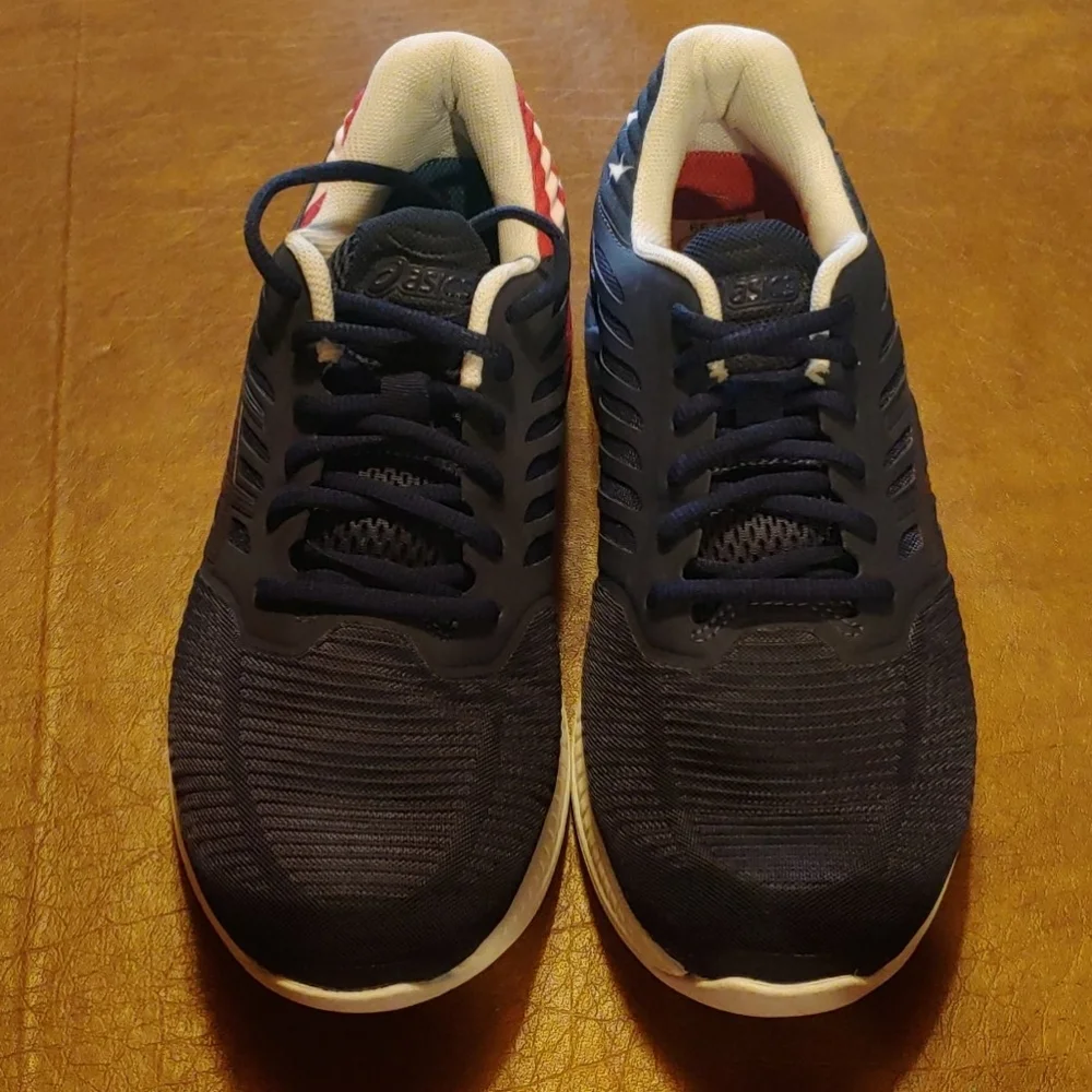 Asics Fuses USA Shoes Size 7.5